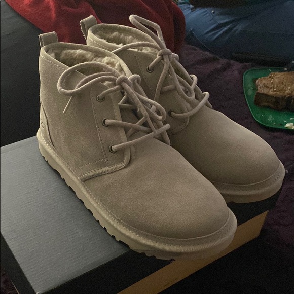UGG Chukka Boots in Light Beige - Picture 1 of 4